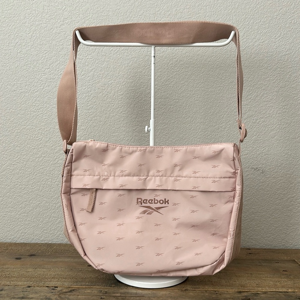 NWT cross body Reebok